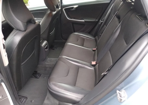 Volvo V60 cena 51900 przebieg: 190000, rok produkcji 2017 z Żelechów małe 67